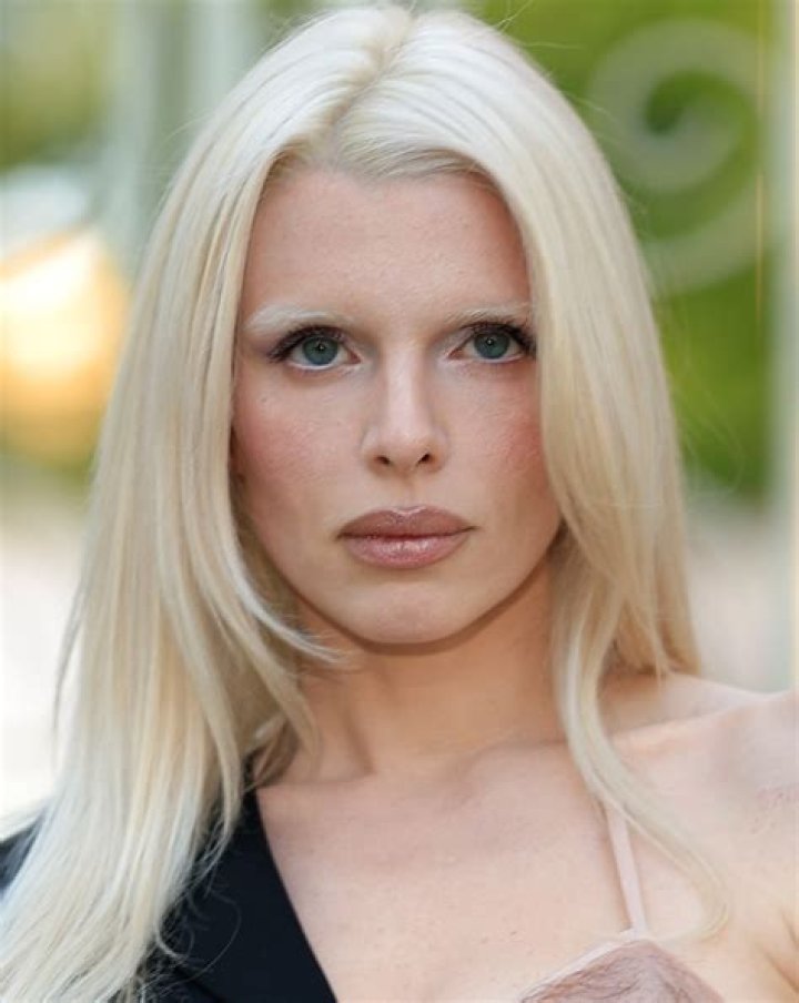 Julia Fox